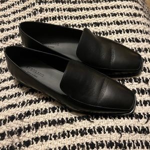 Everlane 90s Loafer in Black Leather